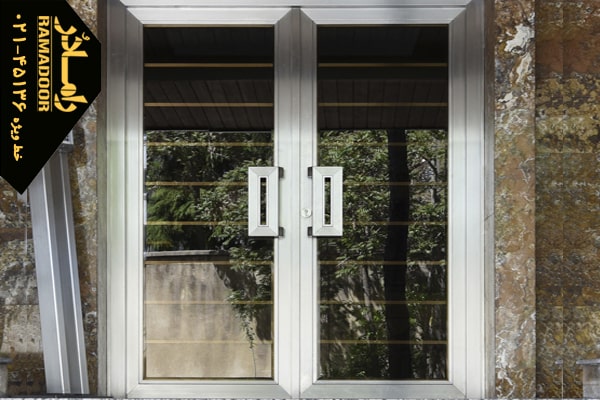 درب شیشه و استیل