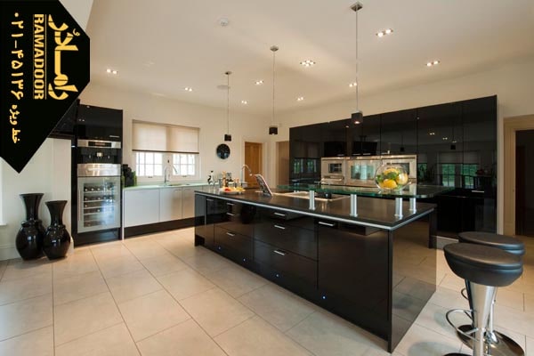 شیشه بین کابینت