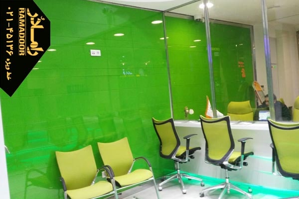 شیشه بین کابینت