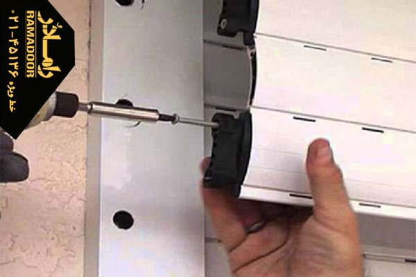 بالا نرفتن کرکره برقی