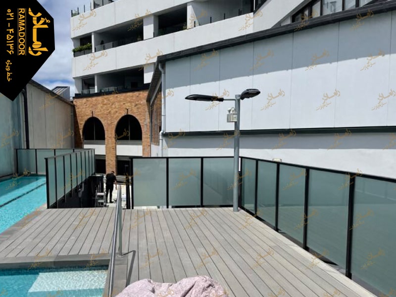 رنگ شیشه بالکن