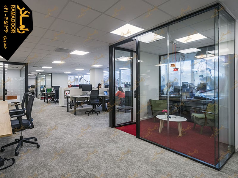 دیوار شیشه ای