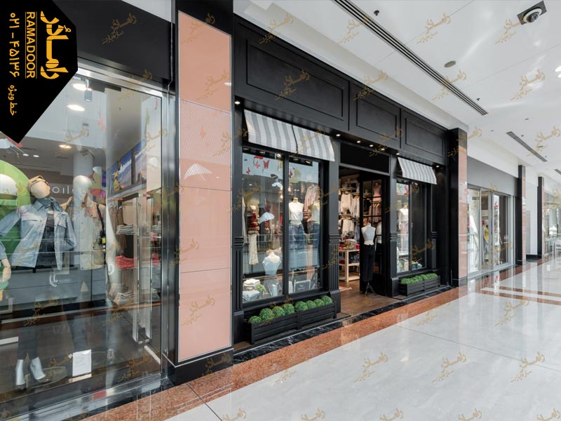 ویترین شیشه ای