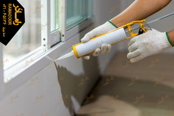 رگلاژ درب شیشه ای