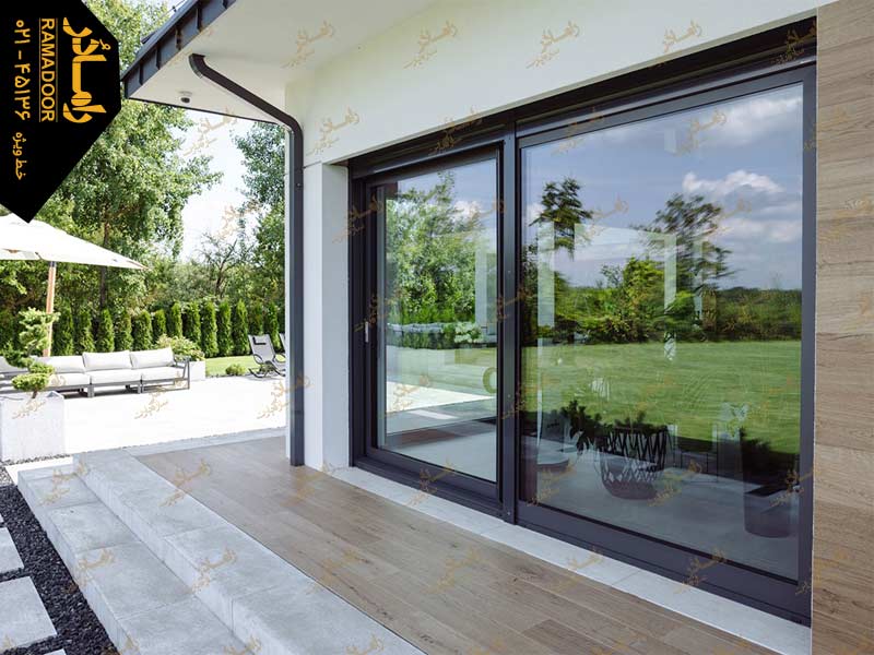 درب شیشه ای بالکن