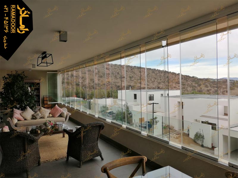 درب شیشه ای بالکن