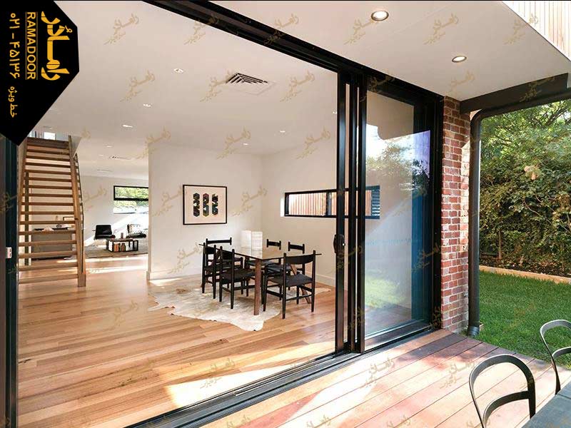 درب شیشه ای بالکن